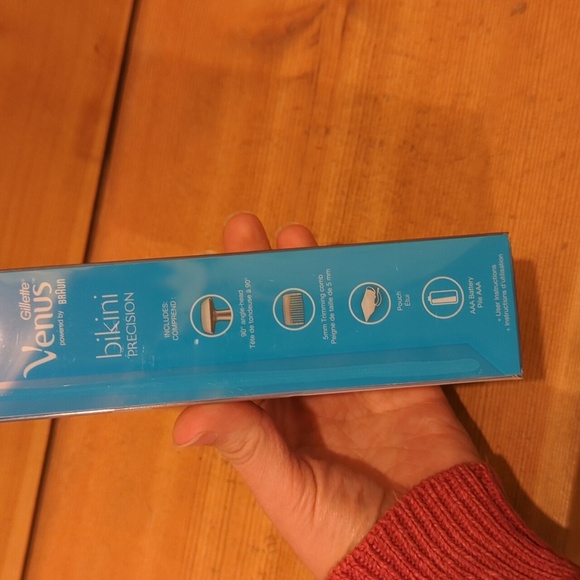 Gillette Venus Bikini Trimmer - Picture 4 of 4